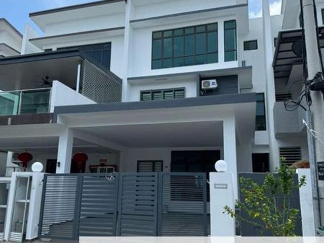 House for rent in Malaka