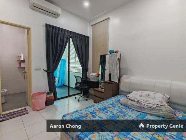 Terraced House for sale in Malaka