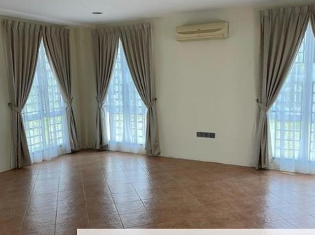 House for sale in Malaka
