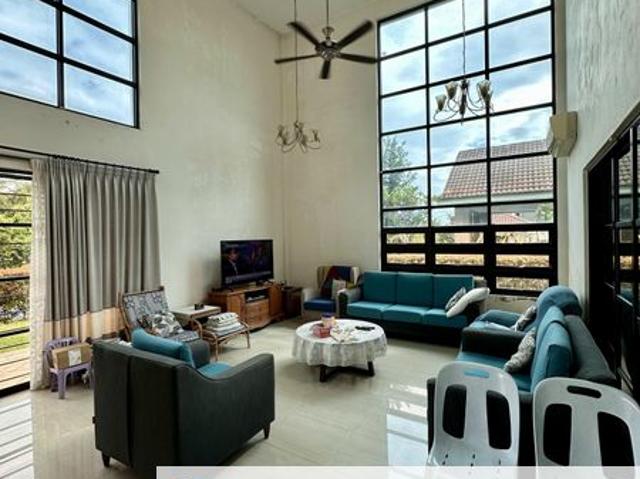 House for sale in Malaka