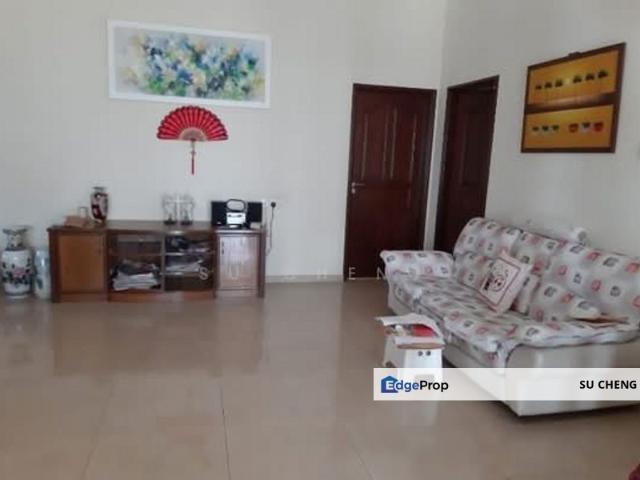 House for sale in Malaka