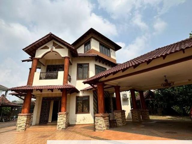 House for sale in Malaka