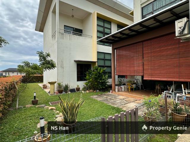 Bungalow for sale in Malaka