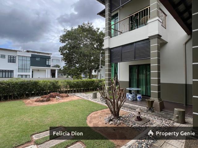 Bungalow for sale in Malaka