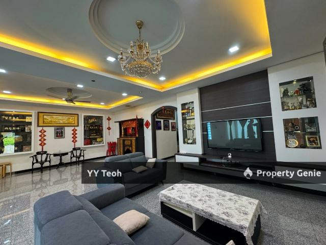 Bungalow for sale in Malaka