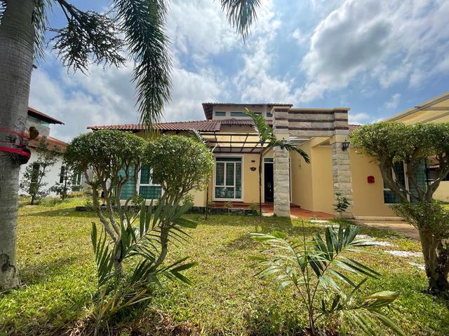 Bungalow for rent in Malaka