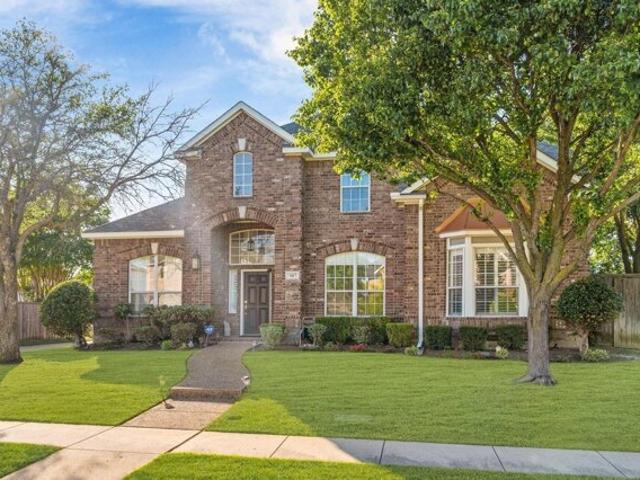 House for sale in Allen