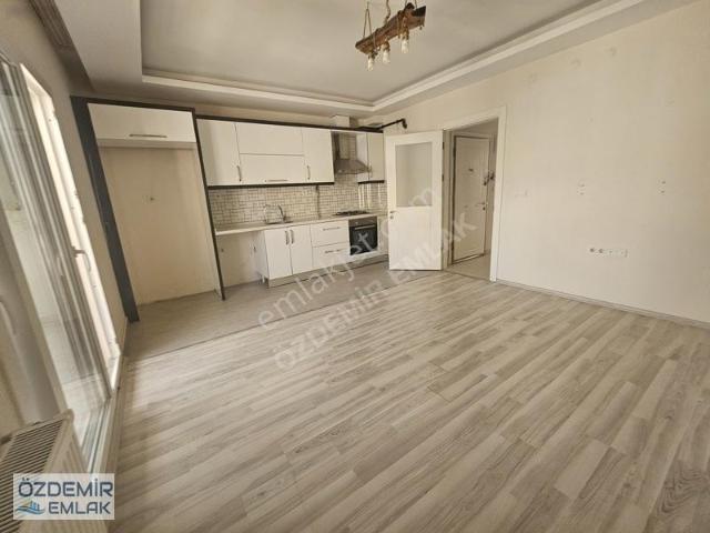 Menderes, İzmir içerisinde kiralık mülk