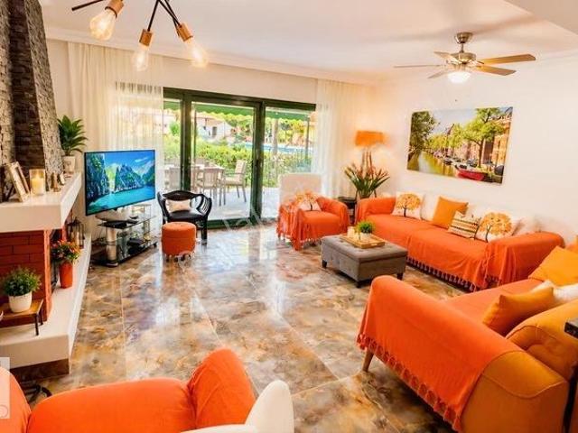 Yeşilköy Sahil Sitesi, Menderes içerisinde satılık Villa
