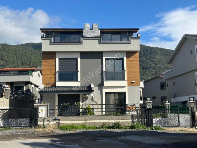 Çukuraltı Mahallesi, Menderes içerisinde satılık Villa