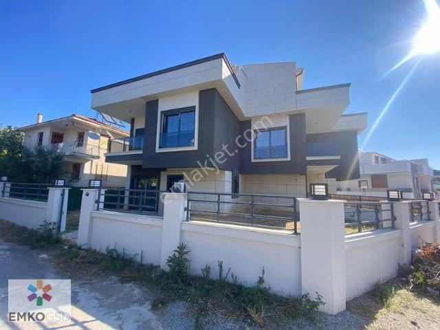 Çukuraltı Mahallesi, Menderes içerisinde kiralık Villa