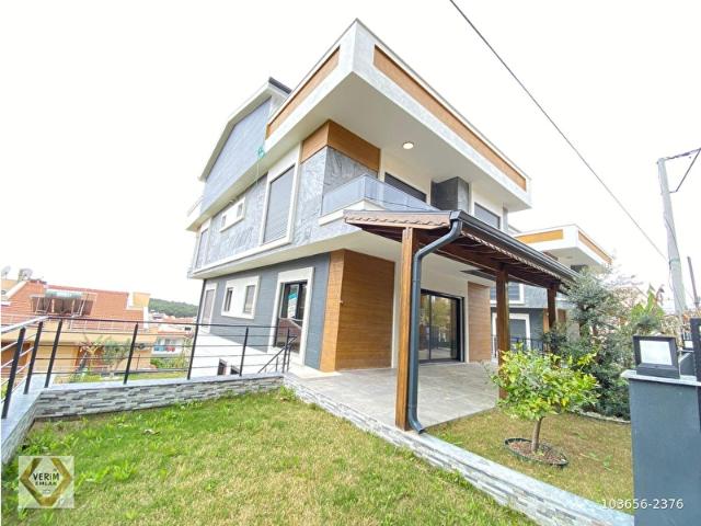 İzmir Merkez içerisinde satılık Villa