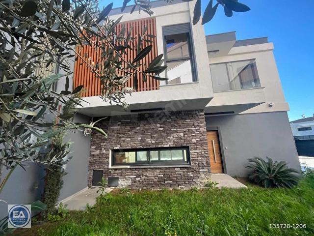 Kuşadasi, Aydin içerisinde satılık Villa