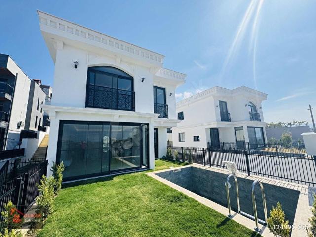 Kadınlar Denizi, Kuşadası içerisinde satılık Villa