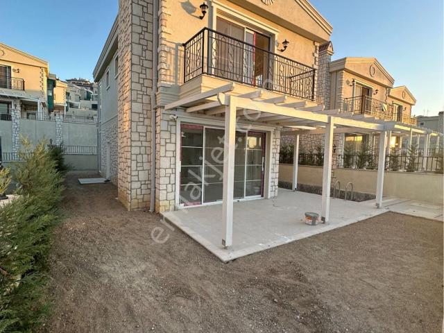 Kuşadasi, Aydin içerisinde satılık Villa