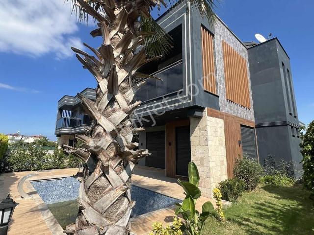 Güzelçamlı Mahallesi, Kuşadası içerisinde satılık Villa