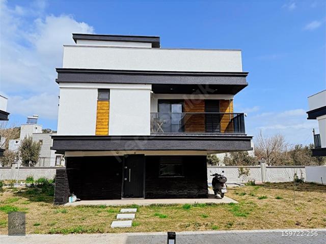 Dikili, İzmir içerisinde satılık Villa