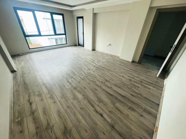 Eşref Dinçer, Gemlik içerisinde satılık mülk