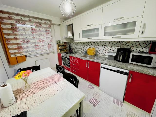Eşref Dinçer, Gemlik içerisinde satılık mülk