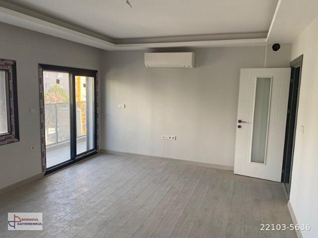 Bayrakli, İzmir içerisinde satılık mülk