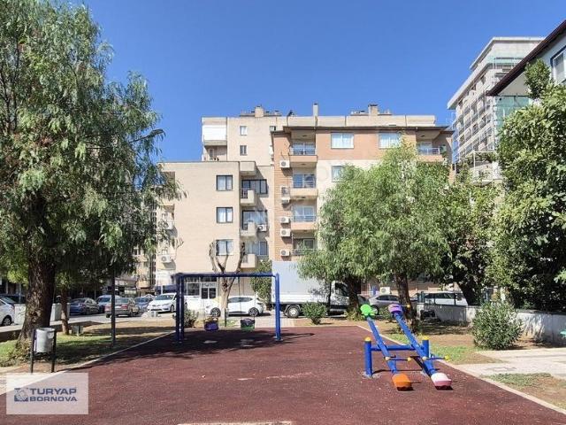 Bayrakli, İzmir içerisinde kiralık mülk