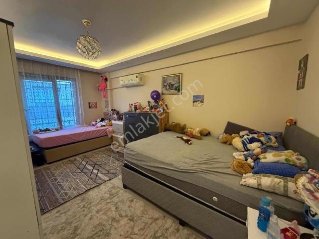 Karabağlar, İzmir içerisinde satılık mülk
