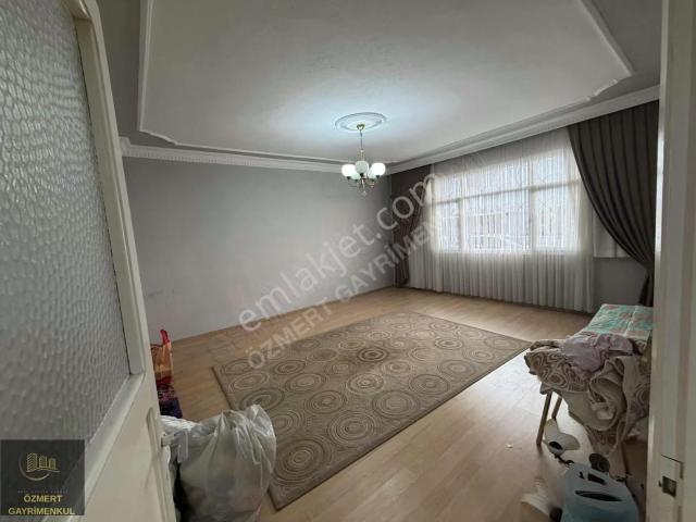 Karabağlar, İzmir içerisinde kiralık mülk