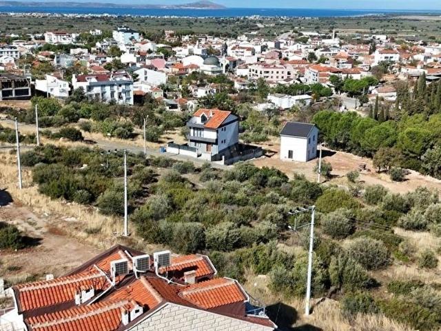 Geyikli, Ezine içerisinde satılık Arsa