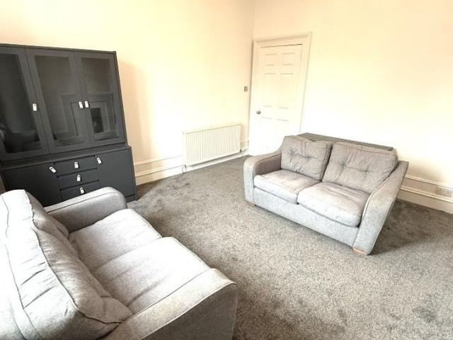 Apartment for rent in West End, Ballindoch
