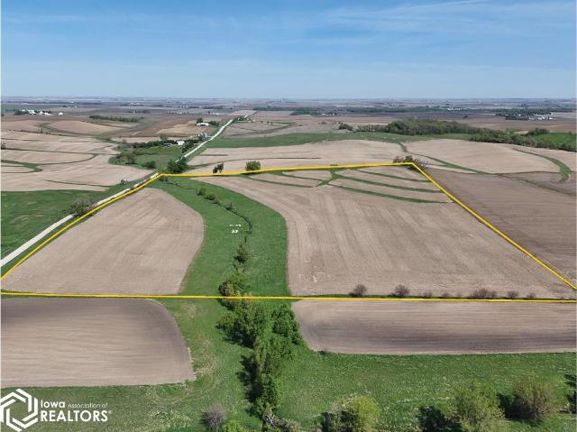 Farm for sale in Marengo, Iowa