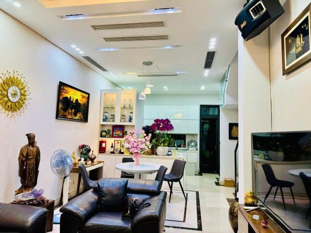 Nhà mặt phố bán