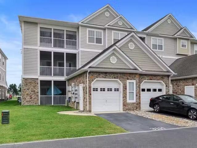Condo for rent in Milford
