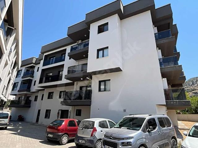 Bornova, İzmir içerisinde satılık mülk
