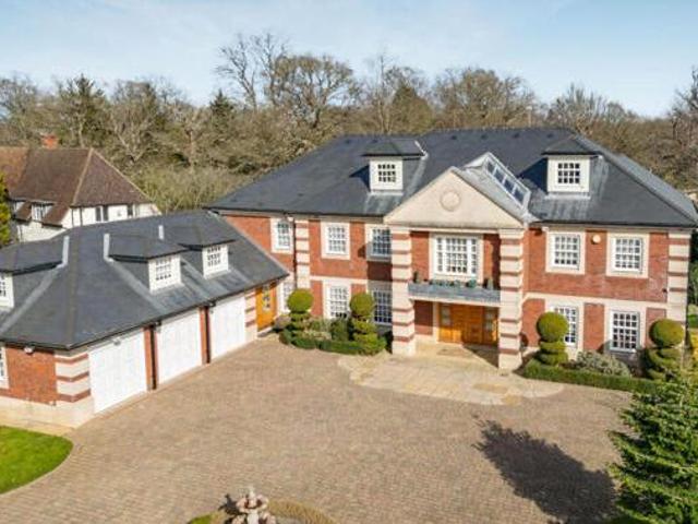 House for sale in Pachesham Park, Surrey