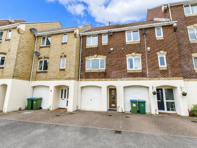 House for rent in Ocean Village, City Of Southampton