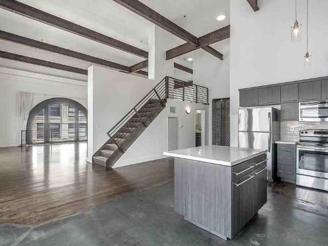 Apartment for rent in Canoga Park, California