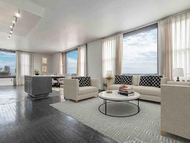 Apartment for rent in Canoga Park, California