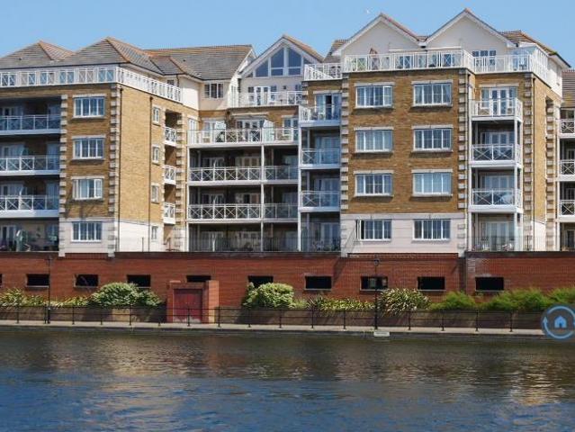 Apartment for rent in Crumbles, Eastbourne