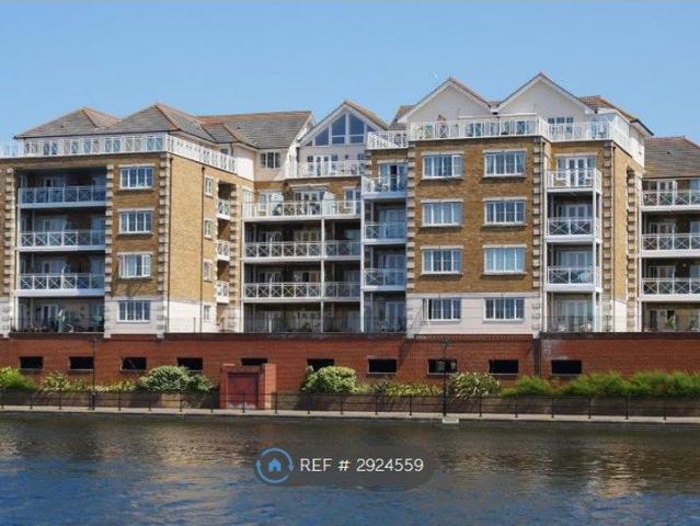Apartment for rent in Crumbles, Eastbourne