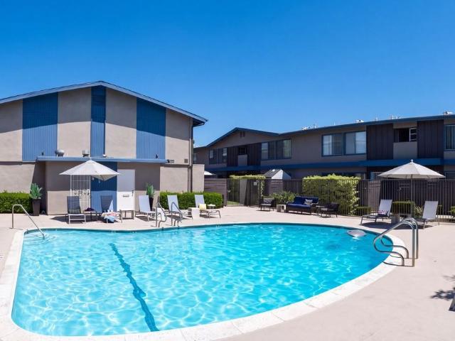 Apartment for rent in Costa Mesa, California