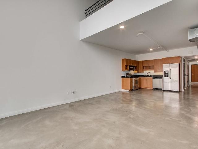 Apartment for rent in Canoga Park, California