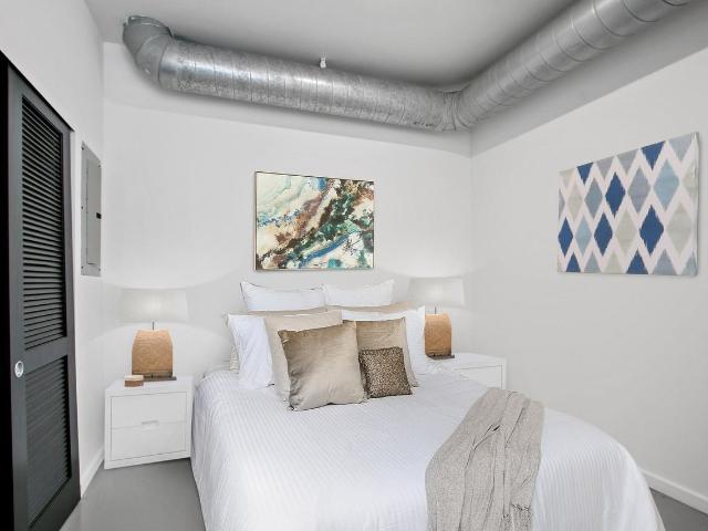 Apartment for rent in Canoga Park, California