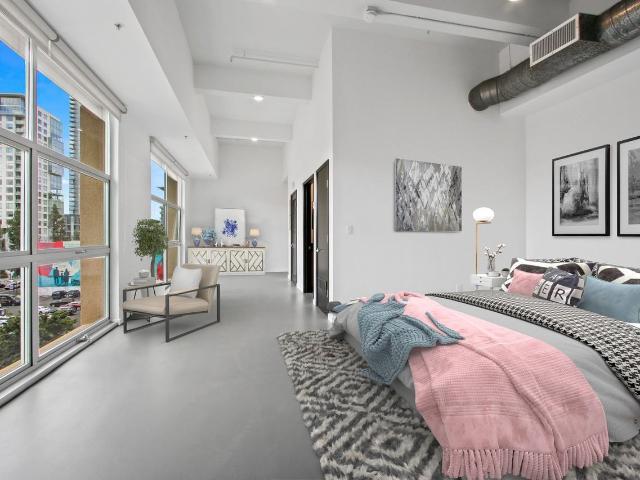 Apartment for rent in Canoga Park, California