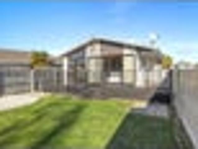 House for sale in Chaslands, Canterbury