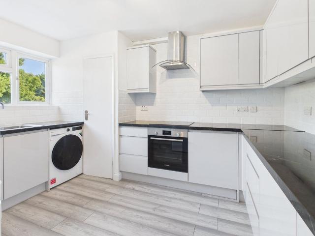 House for rent in Gerrards Cross, Tatling End