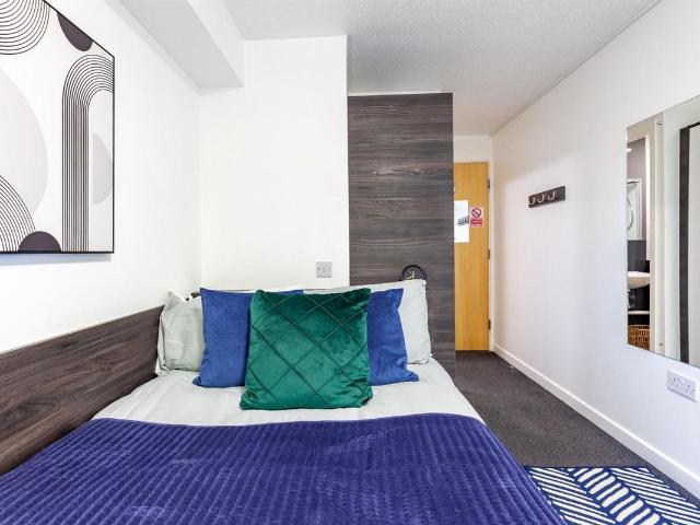 Apartment for rent in Calderstones