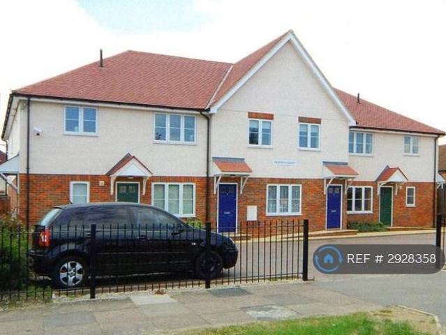 House for rent in Kenton, Greater London