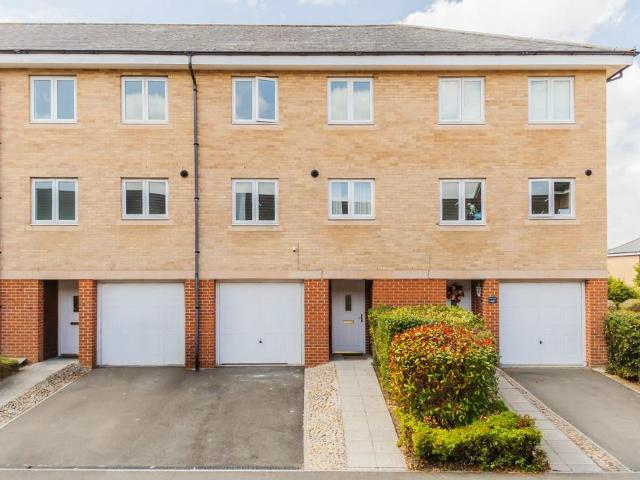 House for rent in Churchward, Rodbourne