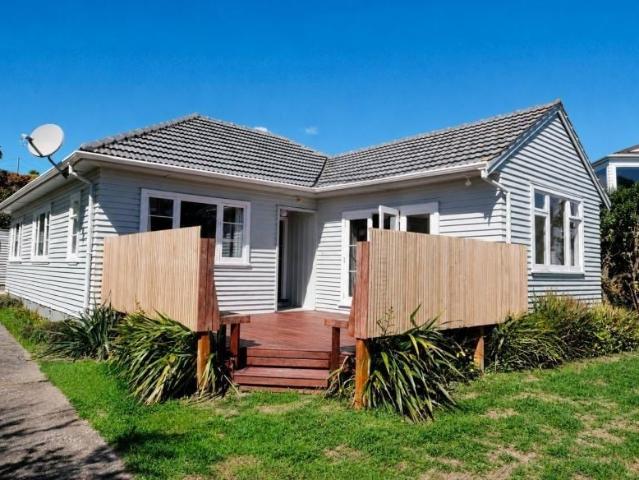 House for rent in Paekākāriki, Kāpiti Coast District