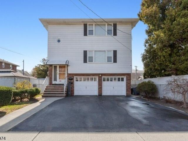 House for sale in Elmwood Park, New Jersey